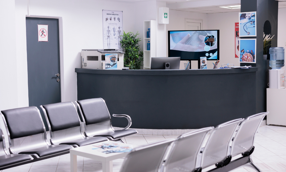 待合・入口まわり